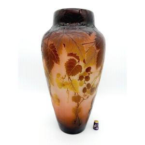 Gallé Vase Decor Vine Leaves Multilayer Acid-cleared Glass