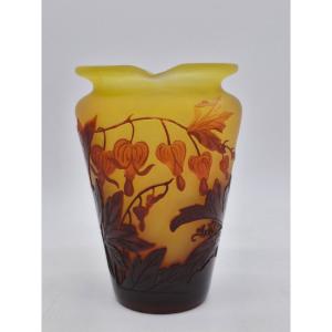 Gallé Vase With A Polylobed Neck And A Bleeding Heart Decoration