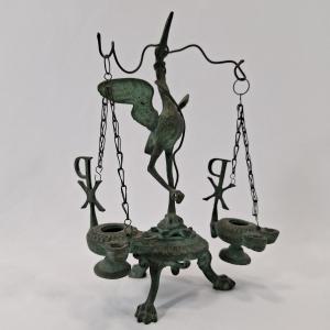 Pair Of Votive Oil Lamps, Zoomorphic Base In Patinated Bronze Neo-pompeian Style From The 19th Century.