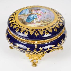 Beautiful Porcelain Jewelry Box, Circa 1880