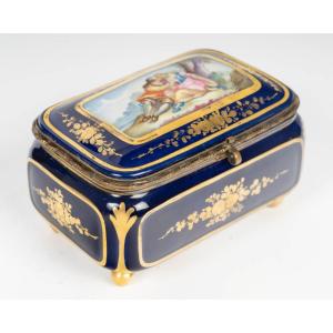 A Sèvres Porcelain Jewelry Box, Late 19th Century 