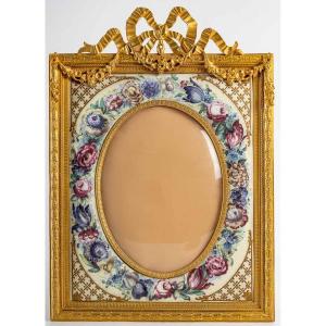 Large Enamelled Frame In Gilt Bronze With Floral Decor, With An Elegant Decor. Napoleon III Period