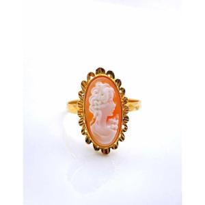 Vintage Yellow Gold & Cameo Ring