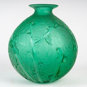 René Lalique -1929, “milan” Vase. Green-tinted Glass Proof 