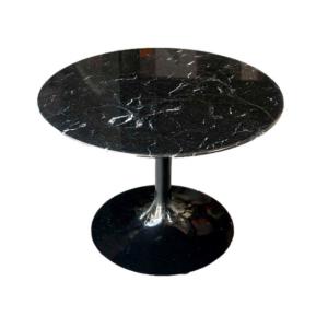 Eero Saarinen (1910-1961), Edition Knoll: “marquina” Marble Pedestal Table
