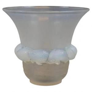 René Lalique: Opalescent "piriac" Vase 1930
