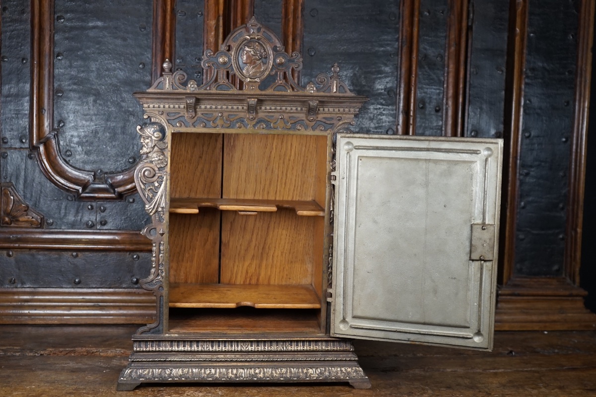 Stipo da tavolo in ghisa d'arte e rovere – Rudolf Mayer (1846–1916)-photo-6