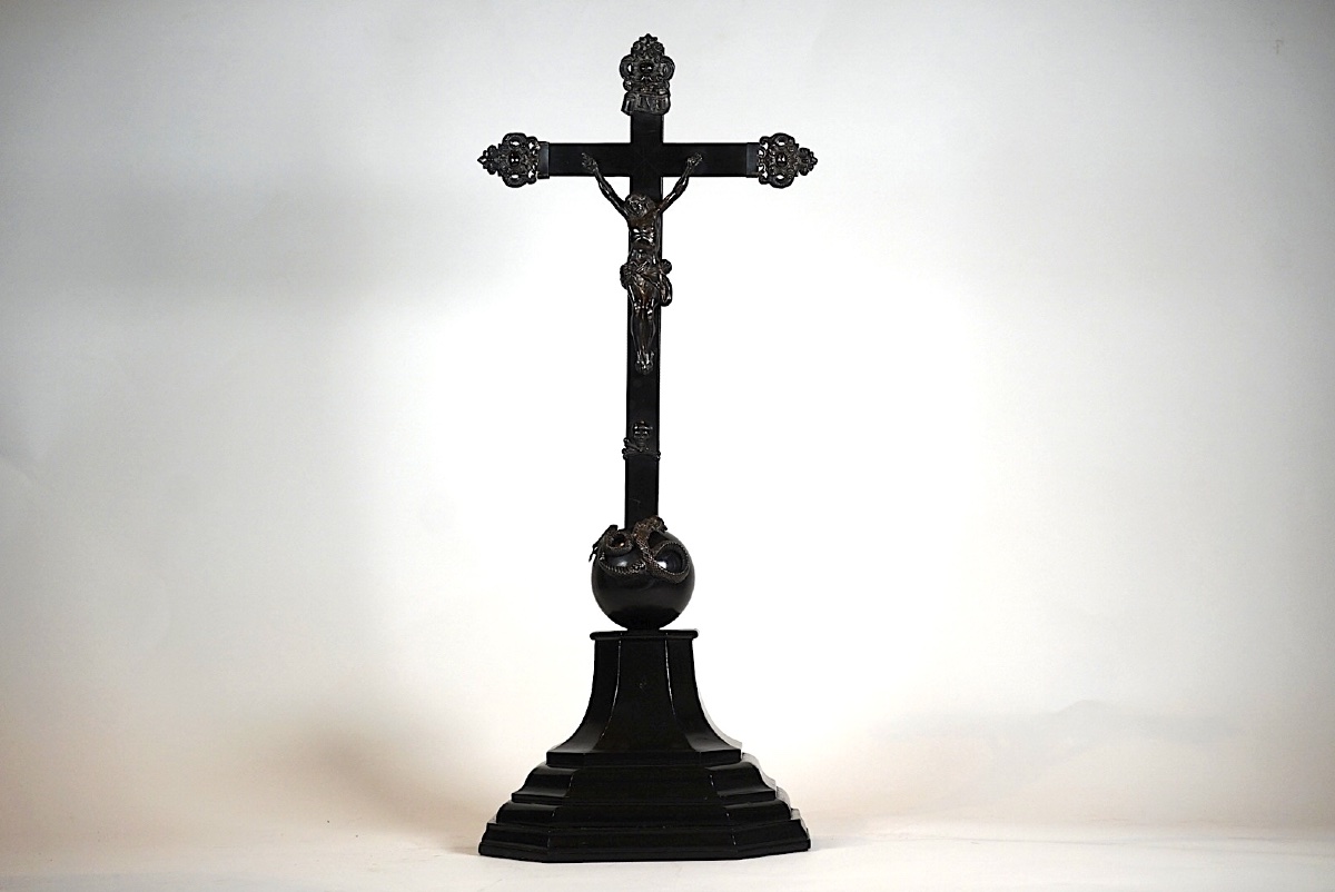 Raro Crocifisso Monumentale da Altare o Oratorio (XVIII-XIX Secolo) – Legno Ebanizzato e Metal