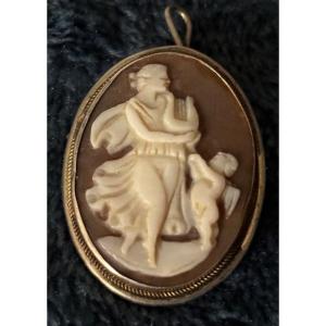 Camee Pendant