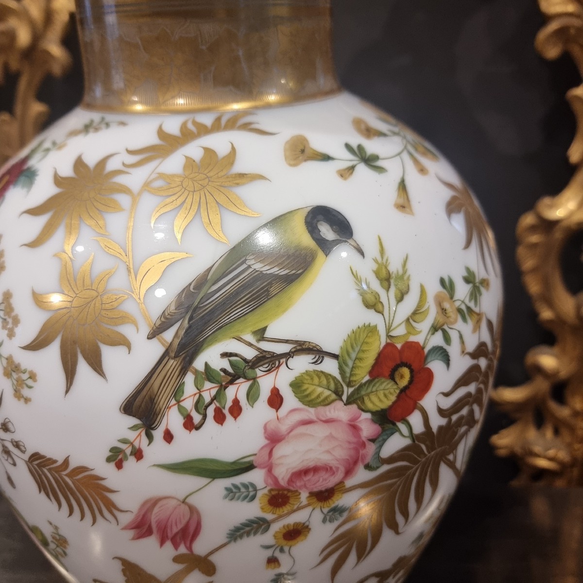 Vaso in vetro opalino Wilhelm Hofmann fine '800: eleganza e raffinatezza senza tempo-photo-2