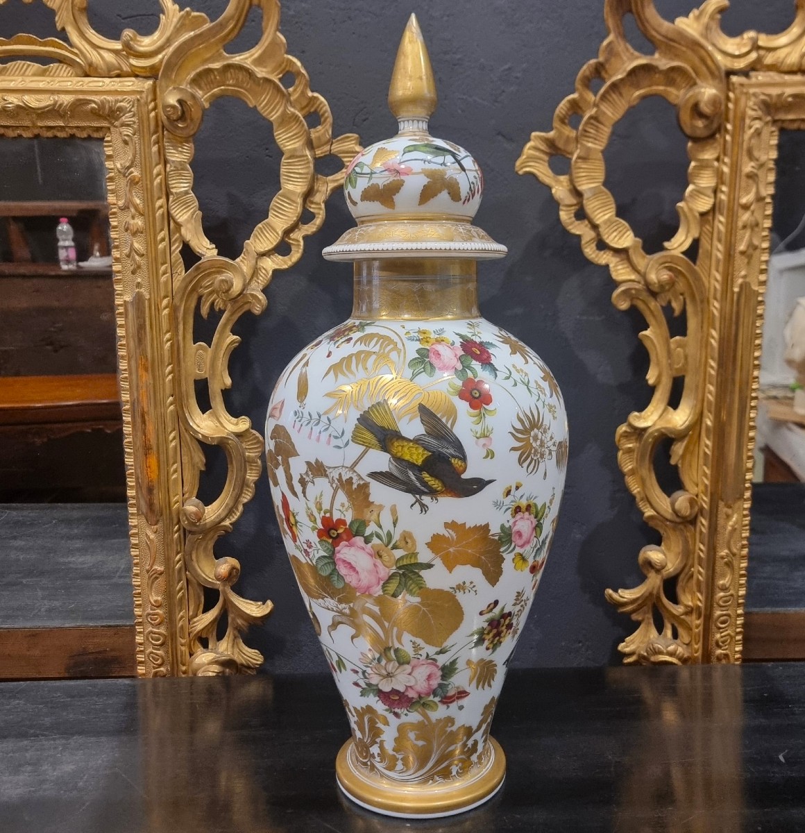 Vaso in vetro opalino Wilhelm Hofmann fine '800: eleganza e raffinatezza senza tempo