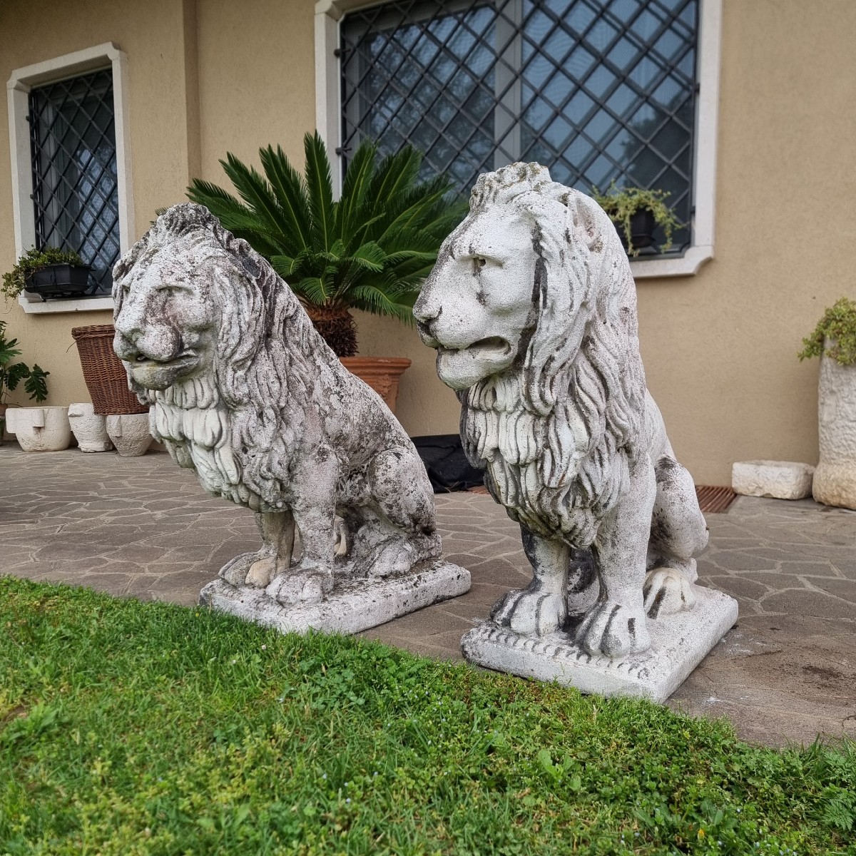 Coppia di Leoni Veneziani in Pietra Ricostruita – Fine ‘800