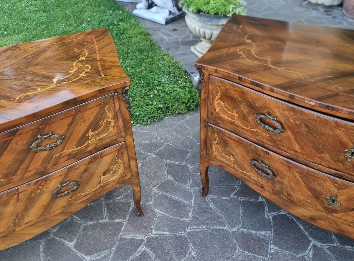 Coppia di cassettoni Lombardi noce del 700 con intarsi bois de rose -photo-1