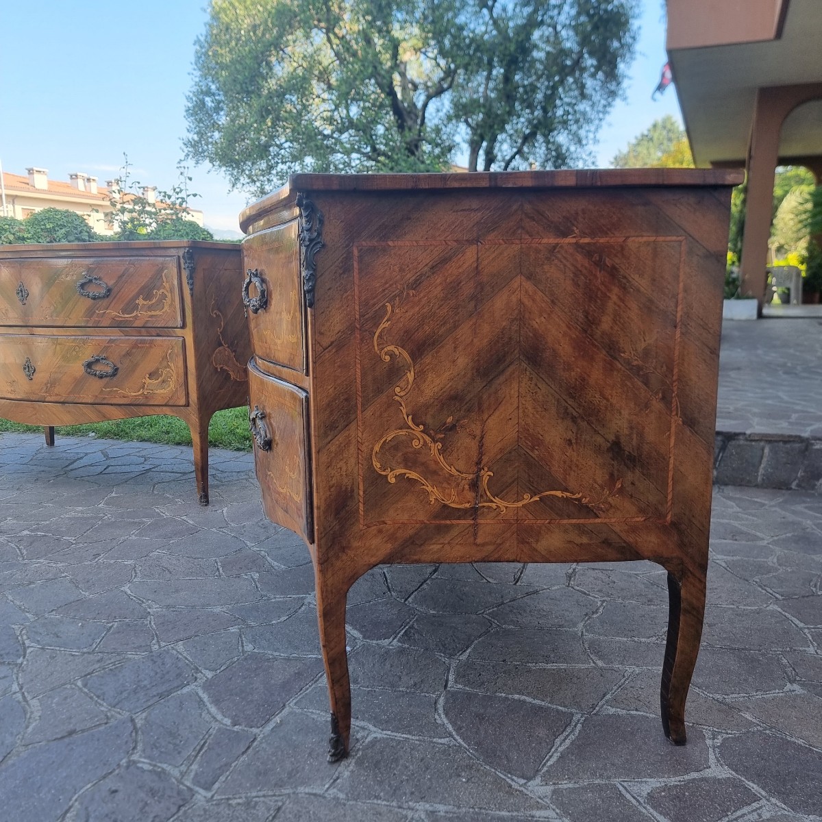 Coppia di cassettoni Lombardi noce del 700 con intarsi bois de rose -photo-5