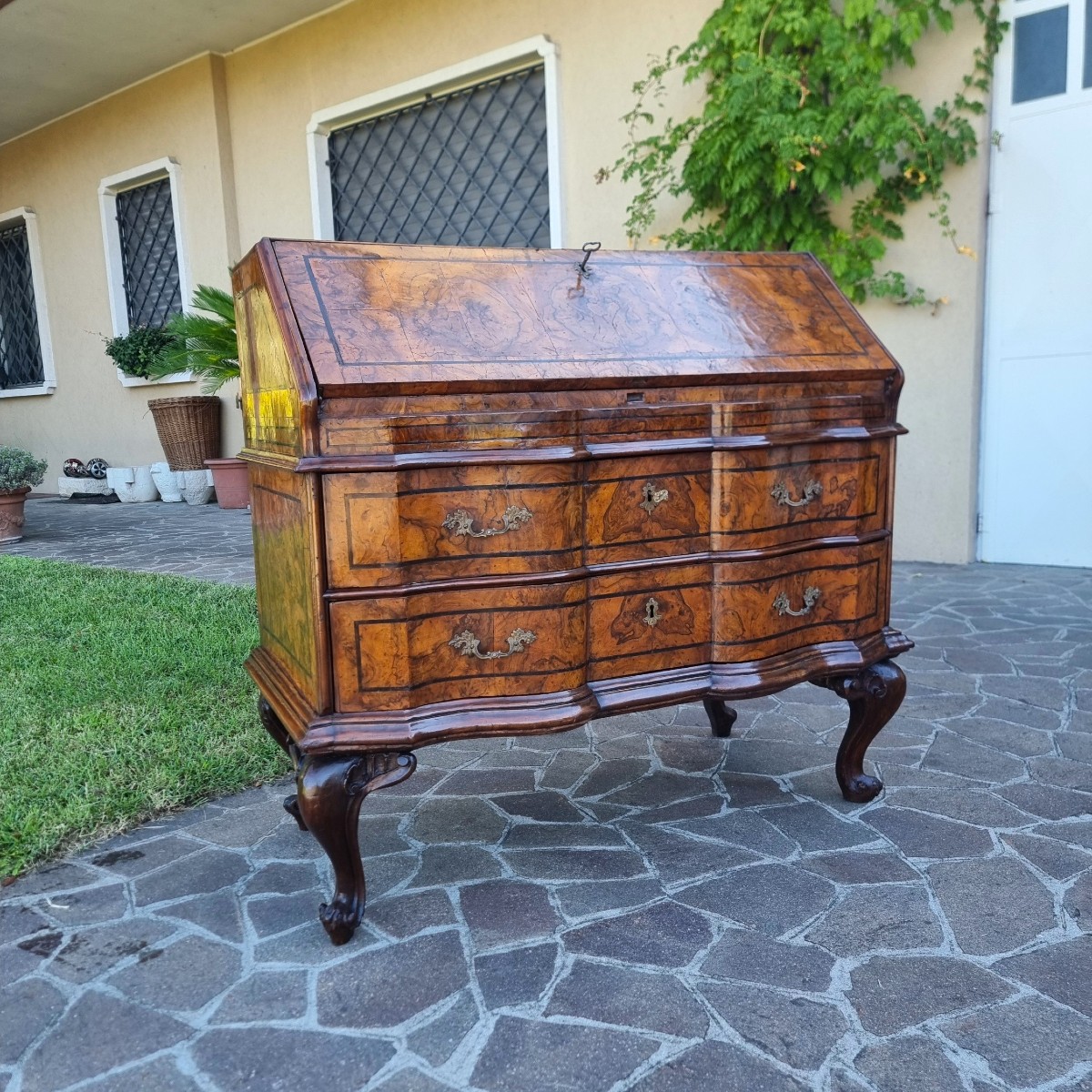 Ribalta del 700 in radica di noce Luigi XV Venezia: un capolavoro di eleganza-photo-1