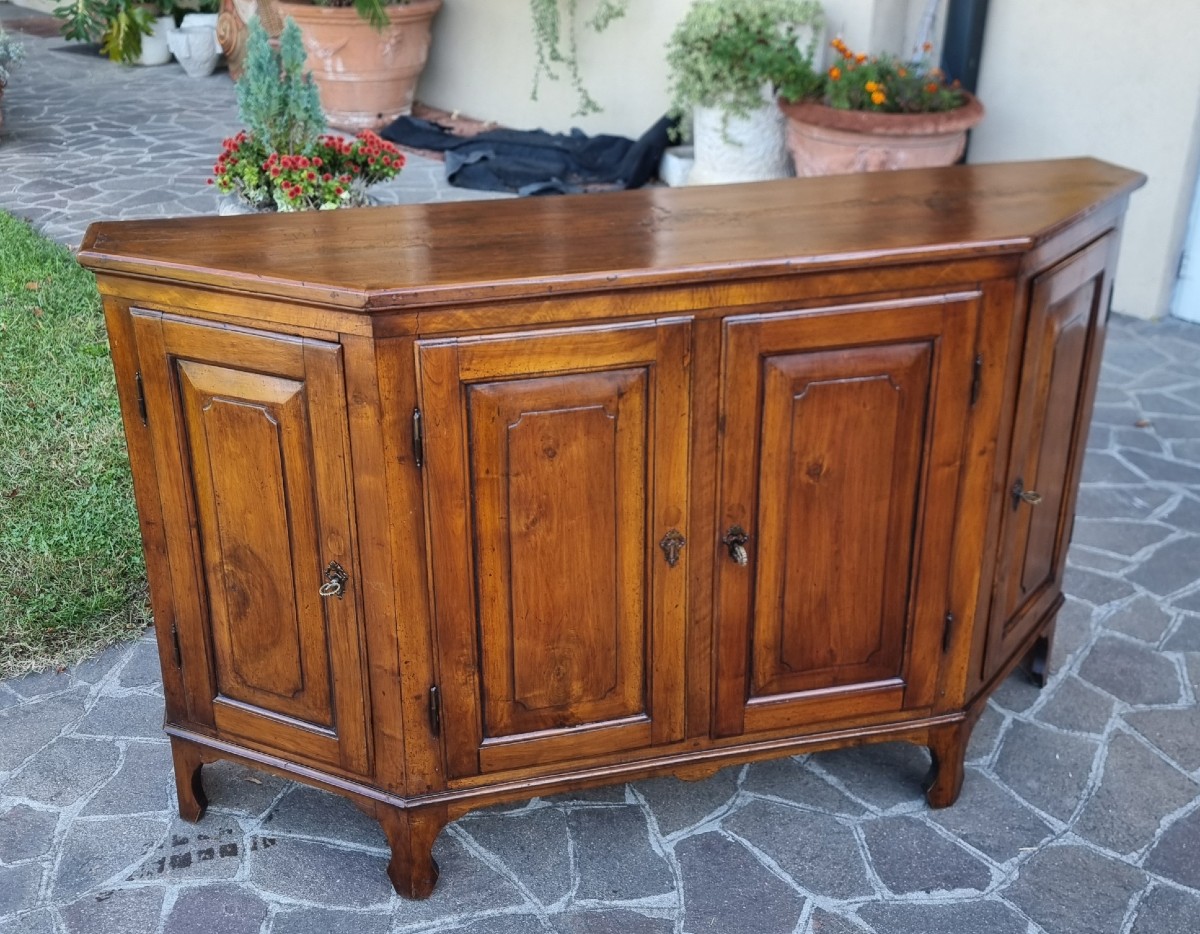 Credenza scantonata del 700 in noce  Veneto-photo-2