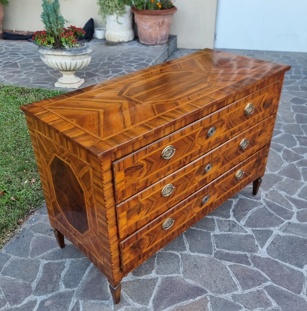 Cassettone Modenese del 700 Luigi XVI in noce con diverse essenze ed intarsi-photo-5