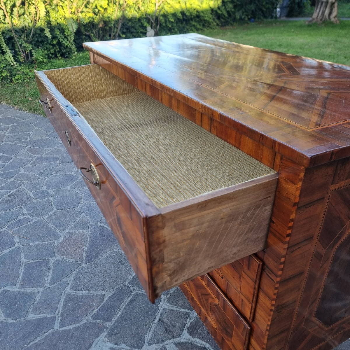 Cassettone Modenese del 700 Luigi XVI in noce con diverse essenze ed intarsi-photo-6