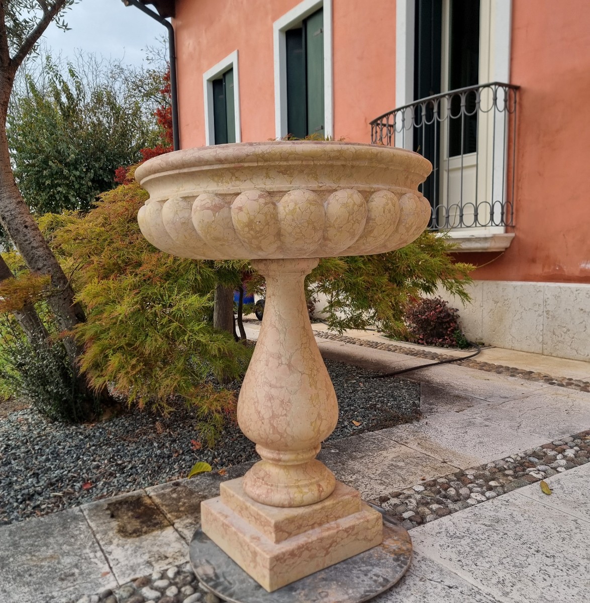 Coppia di acquasantiere del 900 in marmo rosa di Verona-photo-1