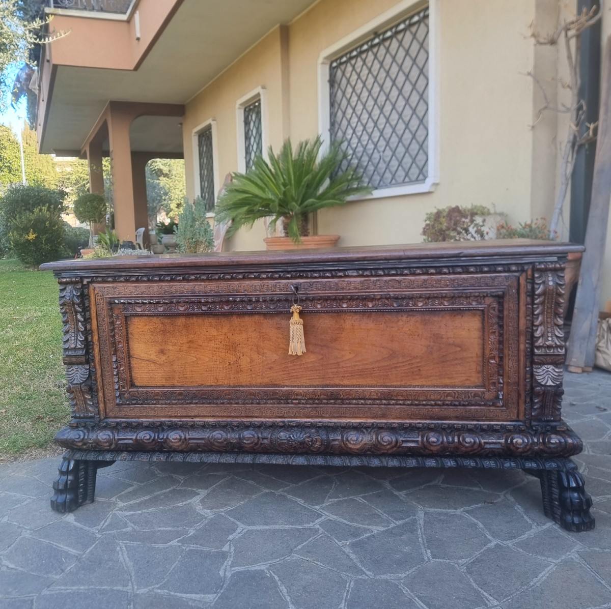 Cassapanca in quercia del '600 da palazzo nobiliare sardo