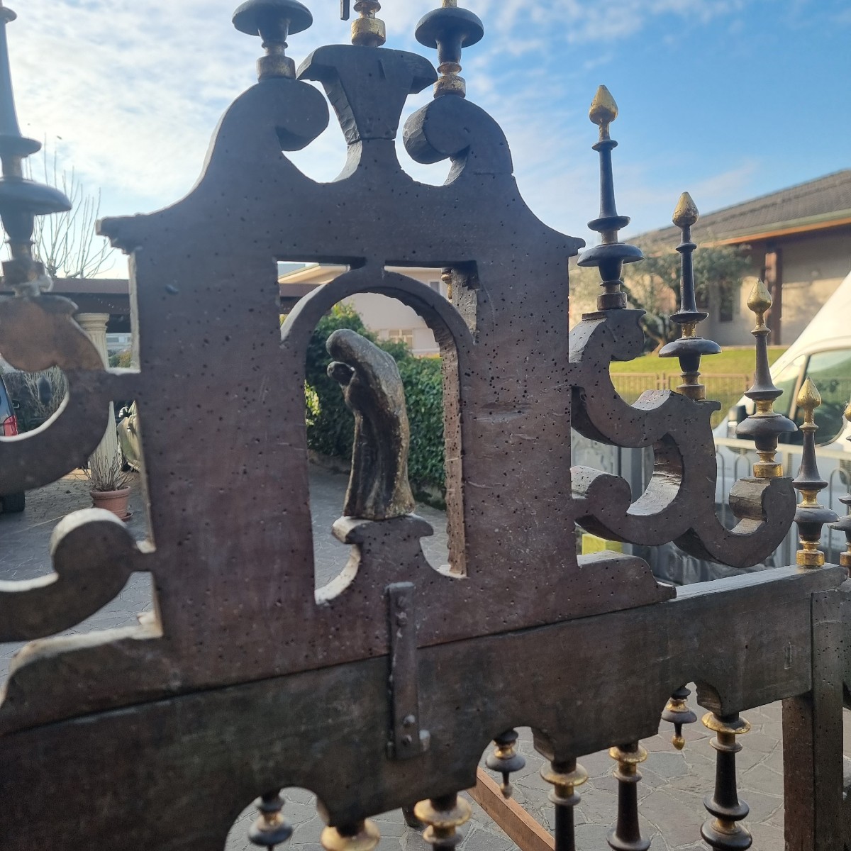Letto in legno di noce con doratura del 600 Sardegna da palazzo nobile-photo-7