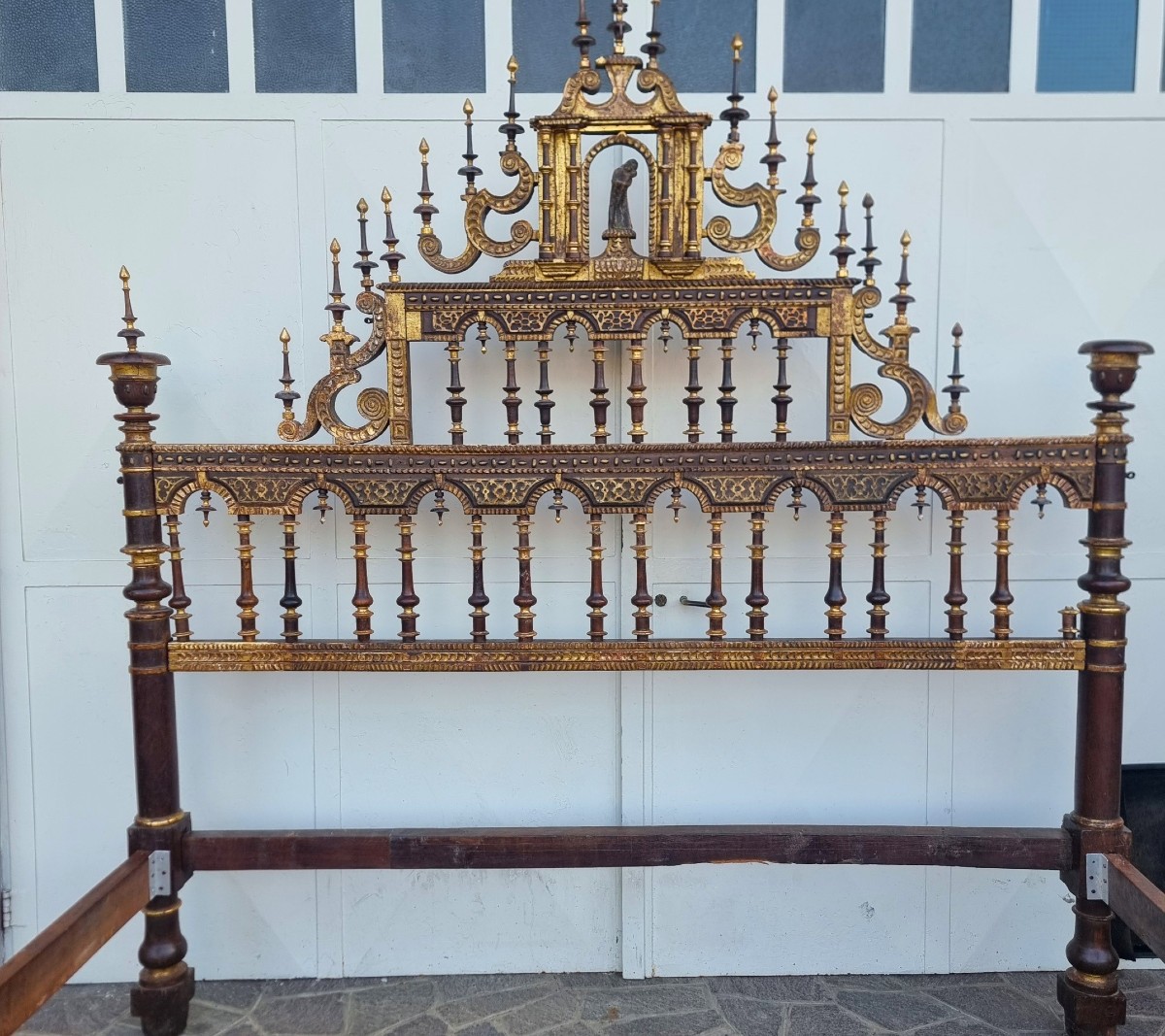 Letto in legno di noce con doratura del 600 Sardegna da palazzo nobile-photo-8