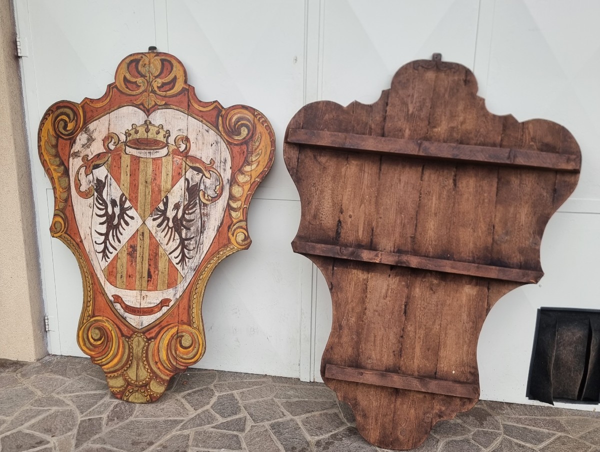 Coppia di scudi lignei nobiliari dipinti del ‘900-photo-5