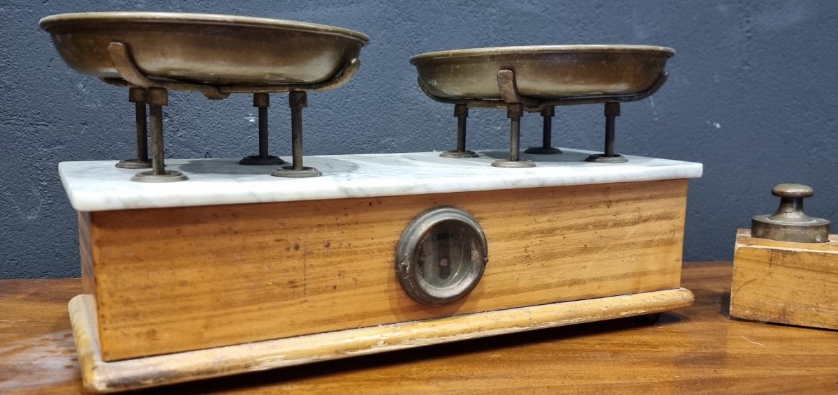 Bilancia 800 con coperchio in marmo-photo-2