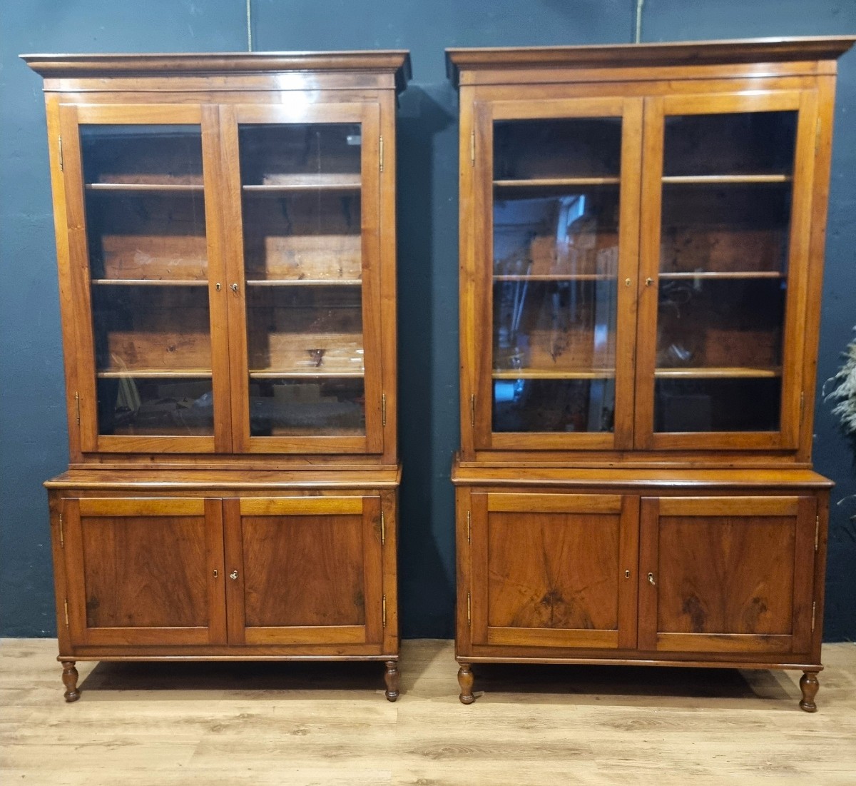 Coppia di credenze librerie in noce 1840 Impero alta qualità