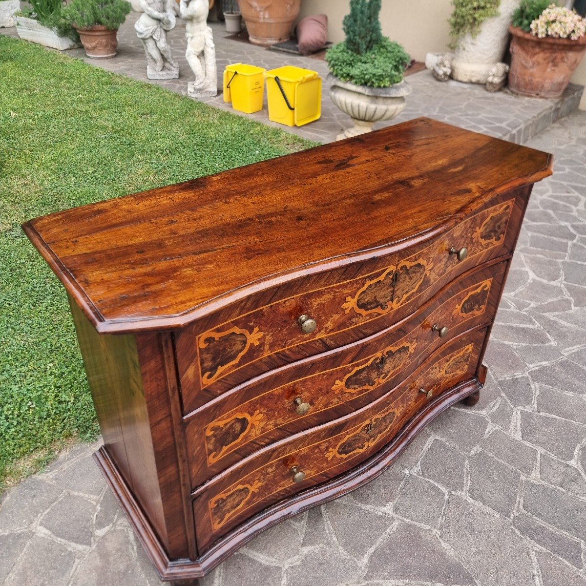 Cassettone lombardo fine 600 in noce con intarsi-photo-1
