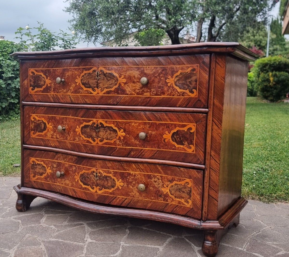 Cassettone lombardo fine 600 in noce con intarsi-photo-3