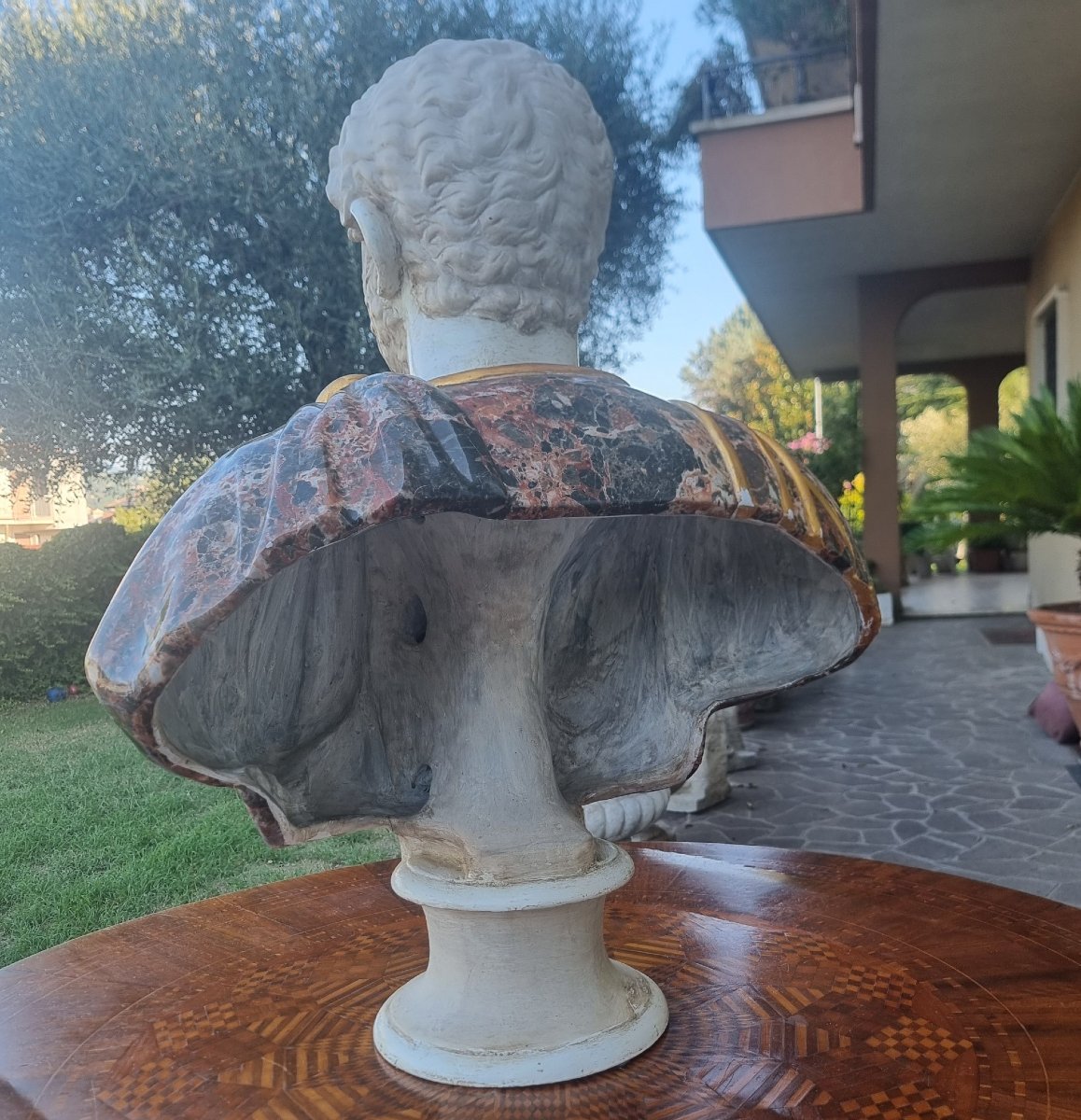 Busto di Adriano imperatore romano del 1950 in terracotta dipinta e vetrificata-photo-2
