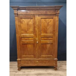 Armadio in radica di frassino Biedermeier 1820