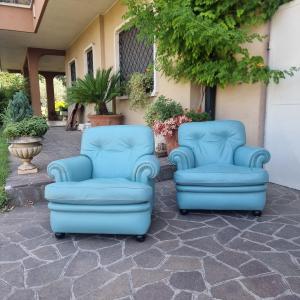 Coppia poltrone azzurre Frau in pelle azzurra 1970