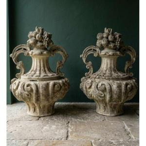 Coppia di vasi in pietra di Vicenza dell’800 da palazzo Veneto