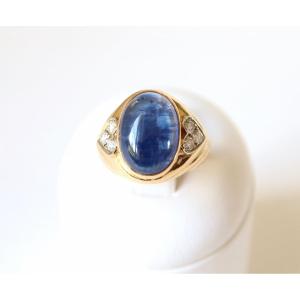 Repossi Ring In 18 Kt Yellow Gold Godronnée Setting An Important Sapphire Cabochon 9.8 Kt