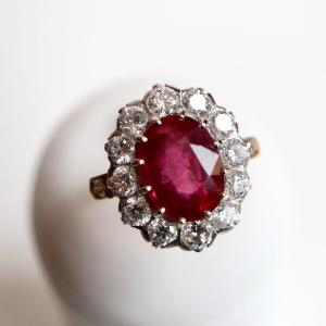 Pompadour Ruby Ring 5.12 Carats And Diamonds
