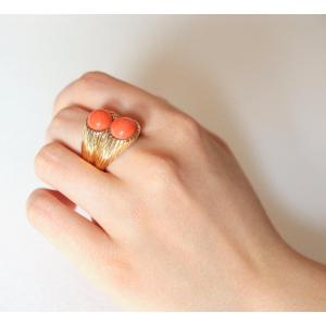 Cartier Engraved 18 Kt Yellow Gold And Coral Ring