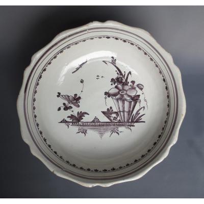 In Earthenware Bowl Auxerre Time Eighteenth Century 's