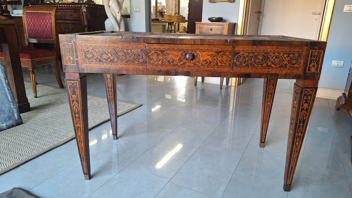 Console Luigi XVI in noce con intarsi, Lombardia seconda metà secolo XVIII.-photo-6