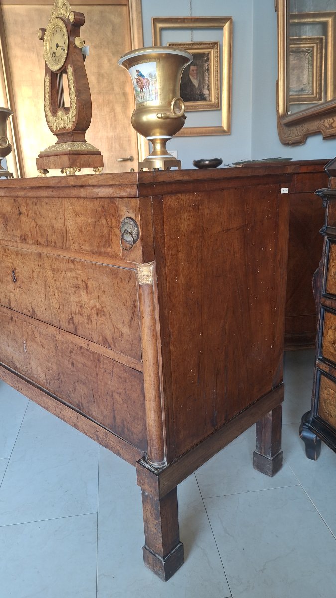 Coppia di cassettoni in stile Impero,a mezza colonna e fronte lastronato in noce-photo-2