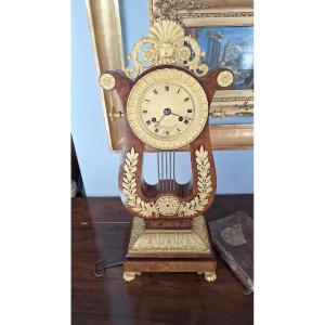 Orologio a lira in stile Carlo X