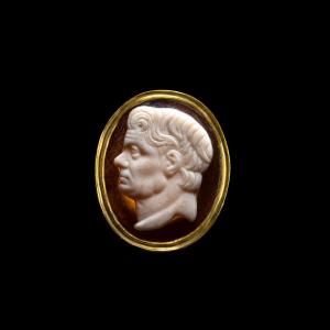 A 18k Gold Ring Set With A 18th Century Agate Cameo. Portrait Of Pompey The Great (gnaeus Pompe