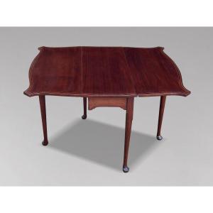 18th Century George III Period Mahogany Drop-leaf Dining Table