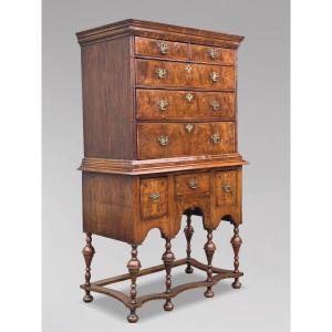 Early 18th Century Queen Anne Period Burr Walnut Chest-on-stand