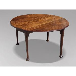 18th Century George II Period Mahogany Drop-leaf Dining Table