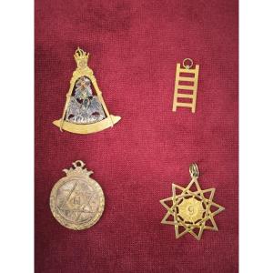 4 19th Century Medals In An Original Box