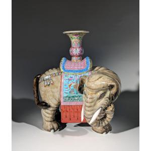 Zun Vase In The Shape Of A Peace Elephant, China, Qing Dynasty (1736-1795)