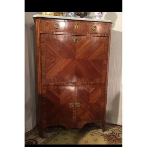 Secretary 18 Eme
