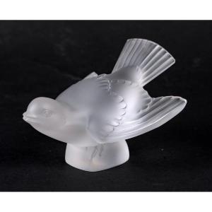 Lalique – “angry Sparrow” In Satin-finished Crystal – Pressed Glass Figurine, 20th Century